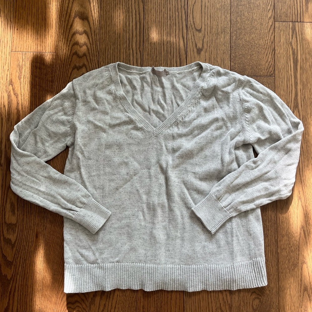 Everlane | Gray V-Neck Women's Sweater